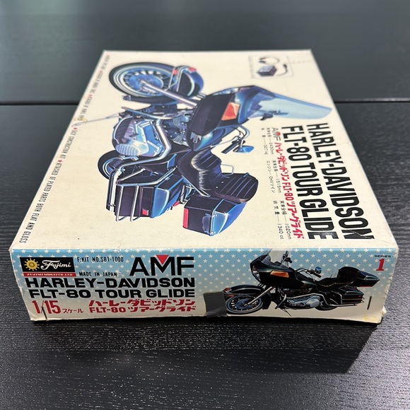 Harley-Davidson FLT-80 Vintage Motorcycle Model Kit - Picture 3 of 9